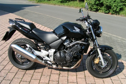 Honda CBF 600 ABS-szel - a biztos talpon maradásért